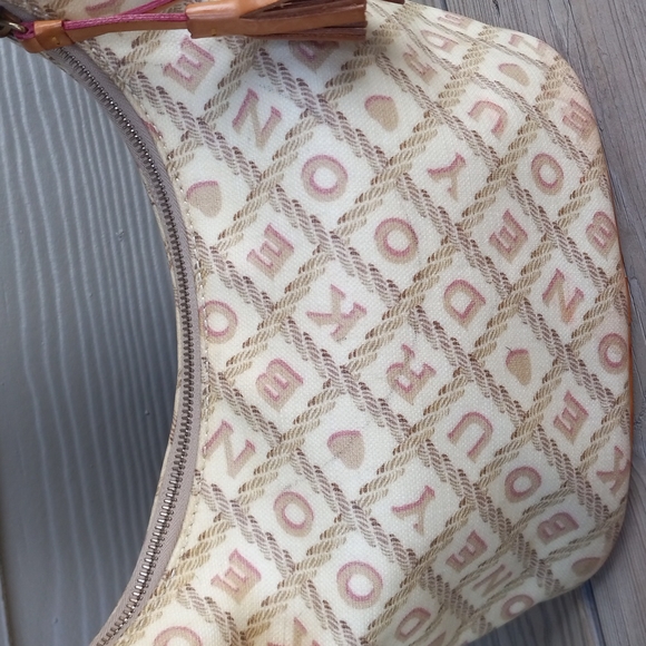 ❌️🚫 SOLD! Dooney & Bourke Vintage Coated Cotton Crossword Bucket Bag & Wallet - Picture 4 of 16